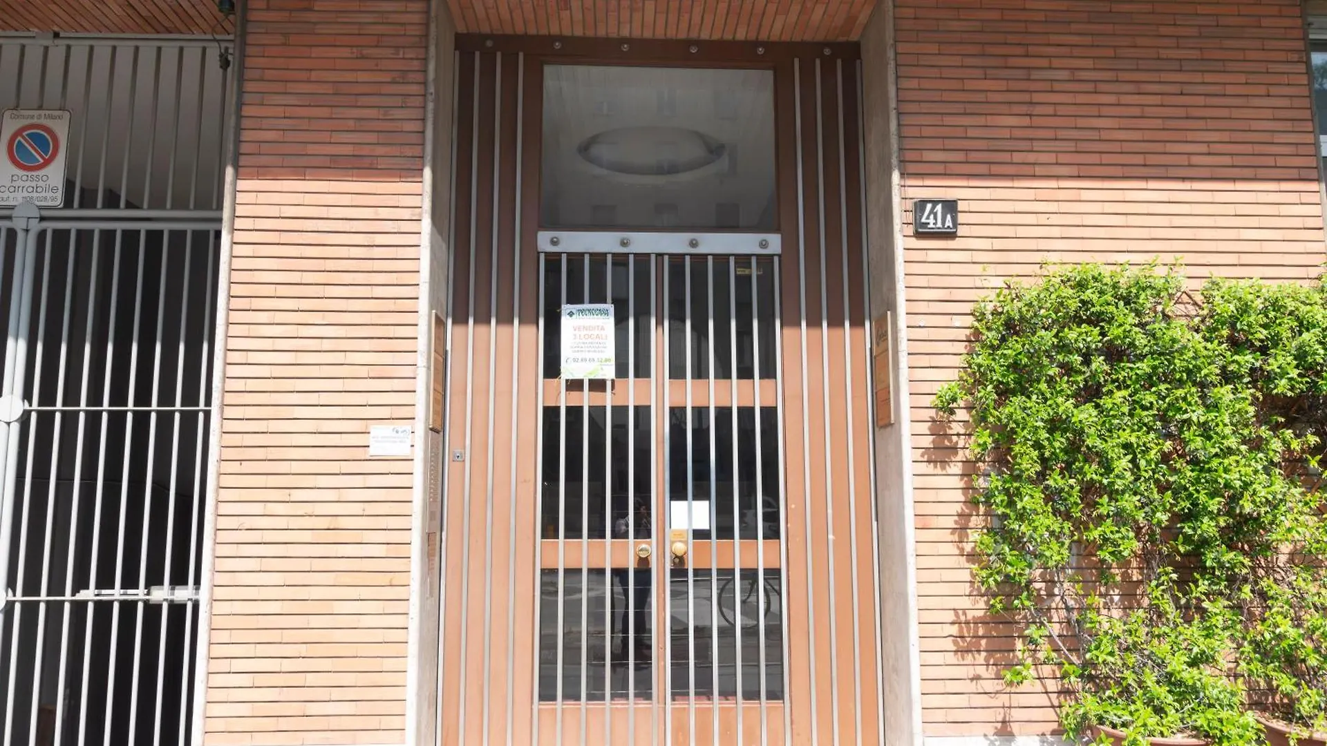 Modern & Stylish Near Isola & Central Station Milan Apartment