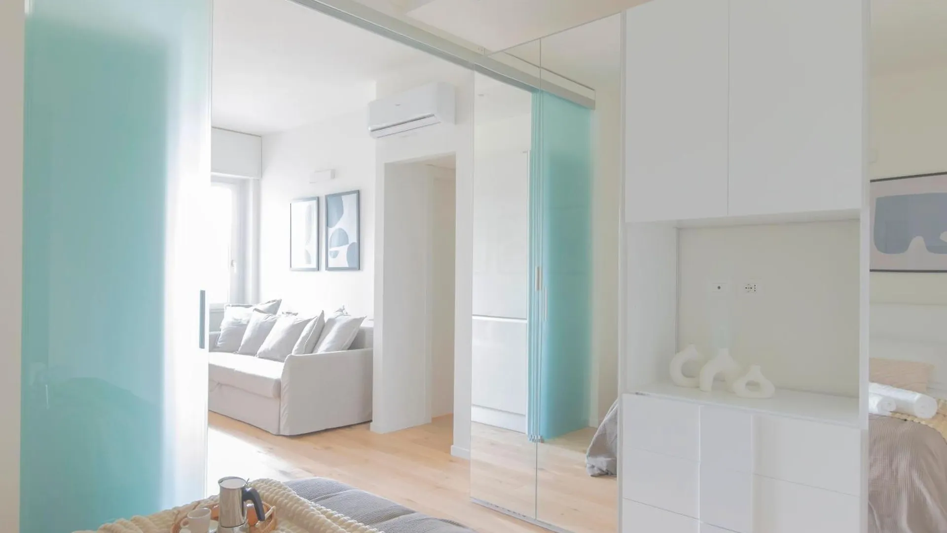 Modern & Stylish Near Isola & Central Station Milano