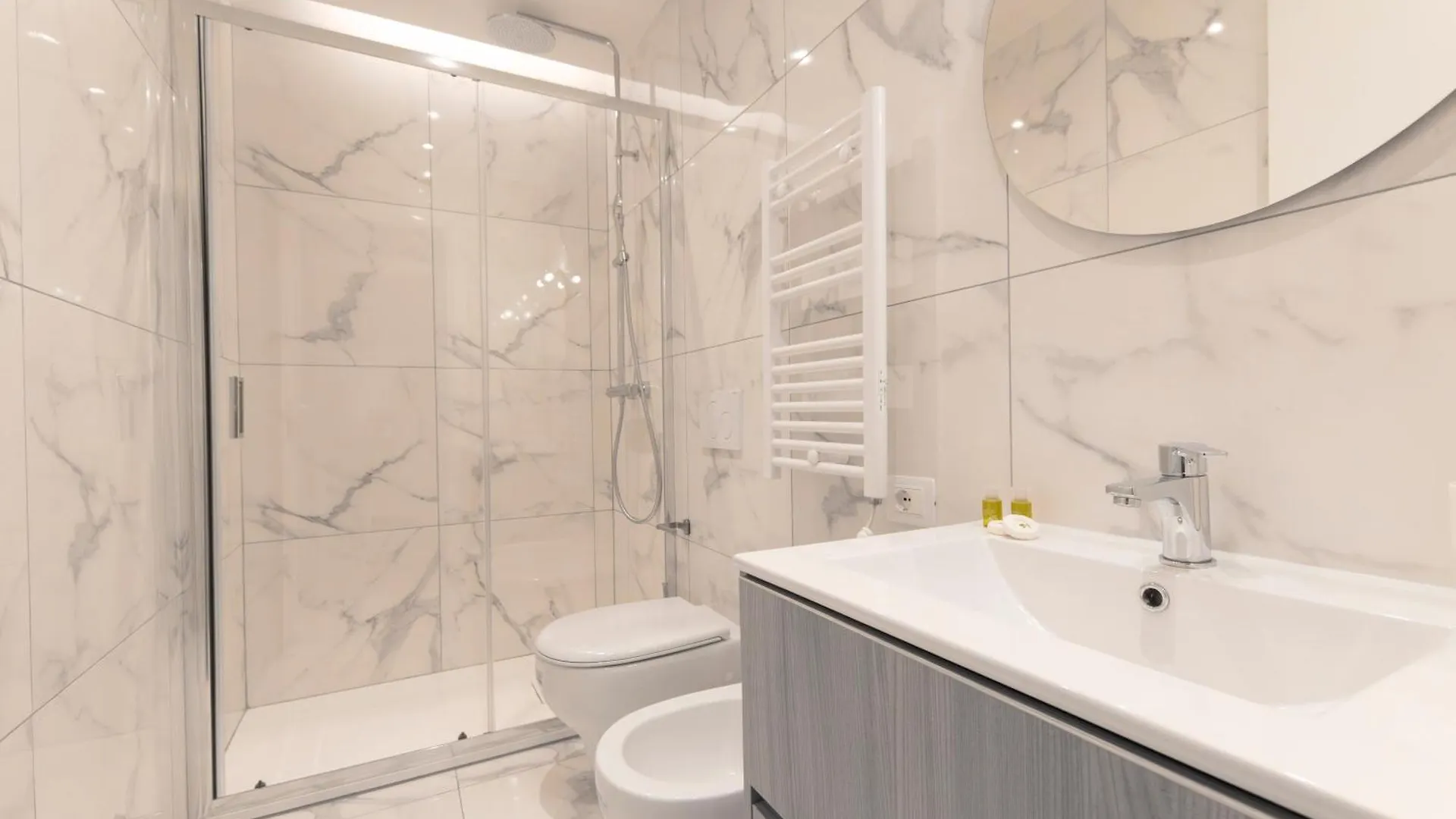 Appartamento Modern & Stylish Near Isola & Central Station Milano